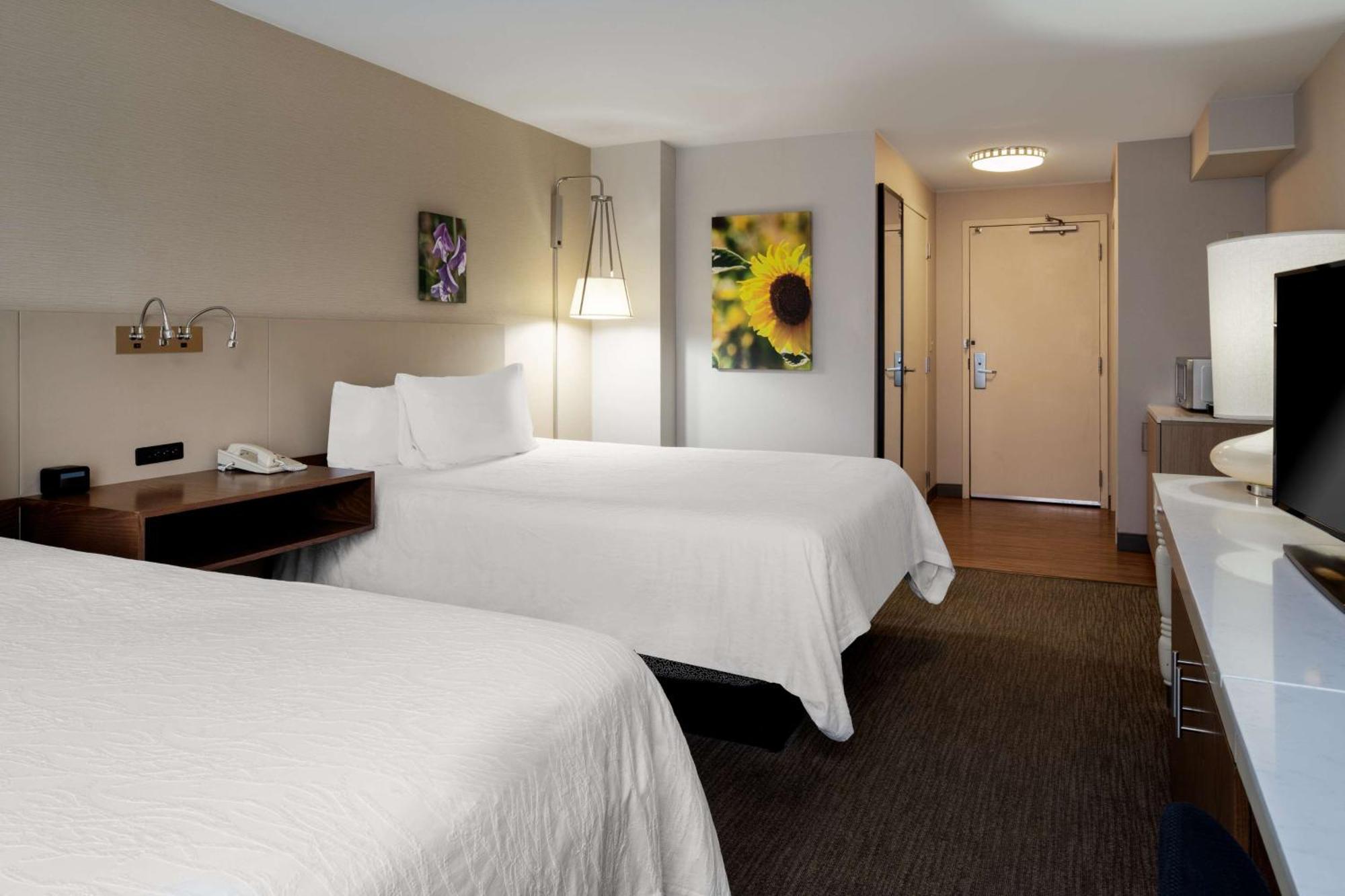 Hilton Garden Inn Folsom Exterior photo